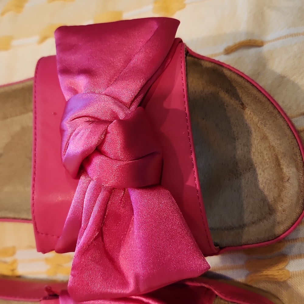 Slippers - Picture 2 of 3